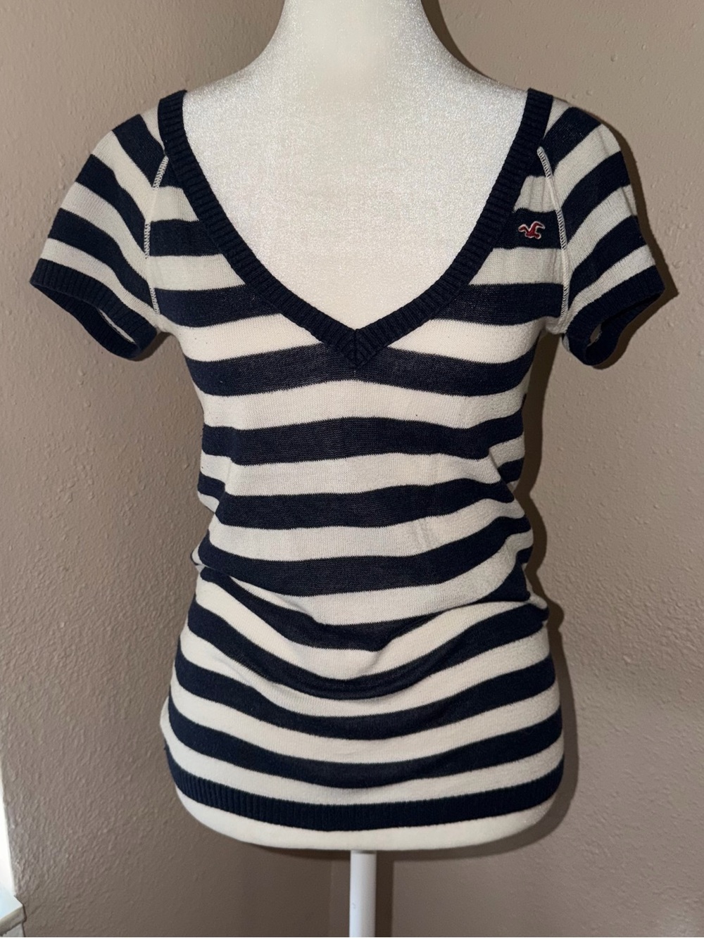 Vintage Y2K Hollister 2000s Knit Striped V Neck Top